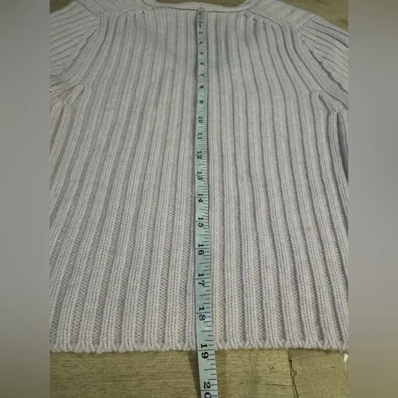 Vince cropped pink wool and cashmere V-Neck Sweater - Picture 11 of 11